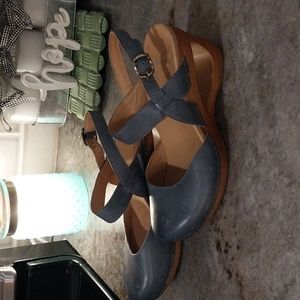DANSKO BLUEberry Blue Leather SHOES, IN SIZE 7/ 38